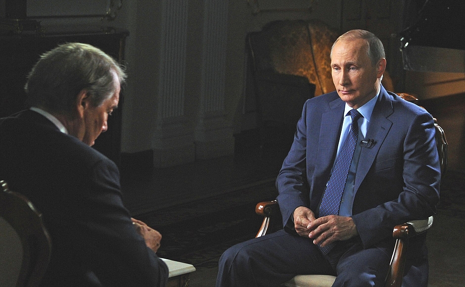 Фрагмент интервью Владимира Путина американскому журналисту Чарли Роузу для телеканалов CBS и PBS