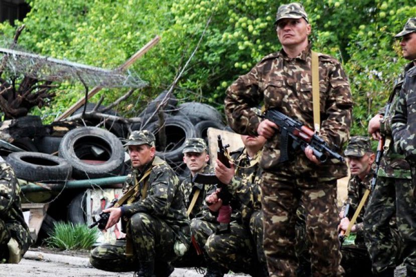 Украинские каратели готовят публичную казнь пленных