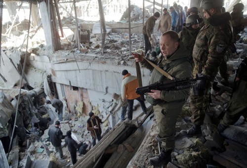 украинские военные найдены под заваламив аэропорту в Донецке