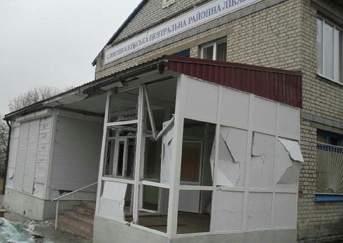 Больницу Славяносербска эвакуируют