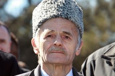 Новогодняя сказка «дедушки Мустафы»: крымчане восторженно плакали, слушая Порошенко