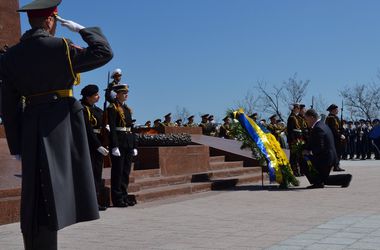 Порошенко в Одессе встретили криками «Фашизм не пройдет»