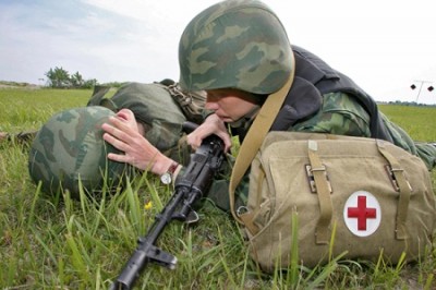 Украинских врачей сделают военнообязанными. Студентов медвузов уже ждут на АТО