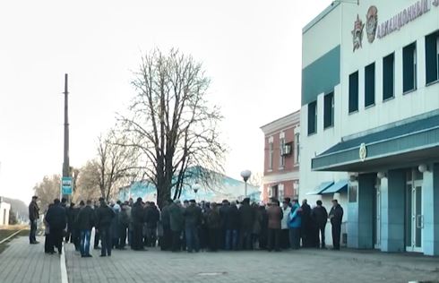 Сотрудники авиационного завода в Харькове подняли бунт (видео)