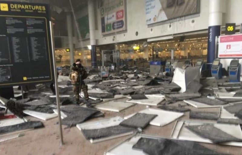 В аэропорту Брюсселя прогремели взрывы (прямая трансляция)