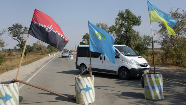 "Правый сектор" сообщил, что "Азов" присоединился к блокаде Крыма