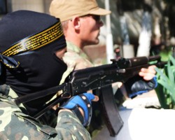 Штаб ополчения в Мариуполе обстрелян карателями