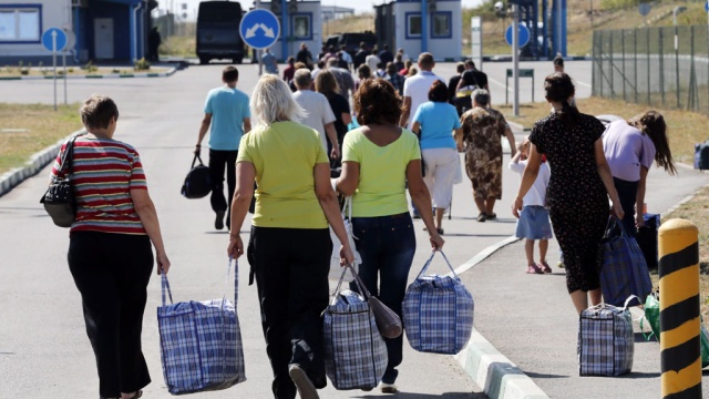 Беженцы возвращаются в Донбасс из Украины из-за угрозы дефолта и отсутствия работы