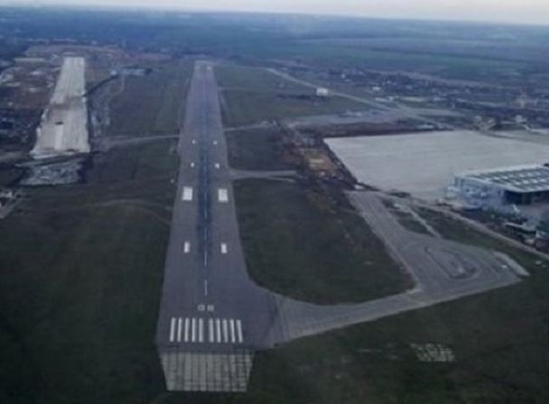 Киев собрался восстанавливать аэропорт Донецка