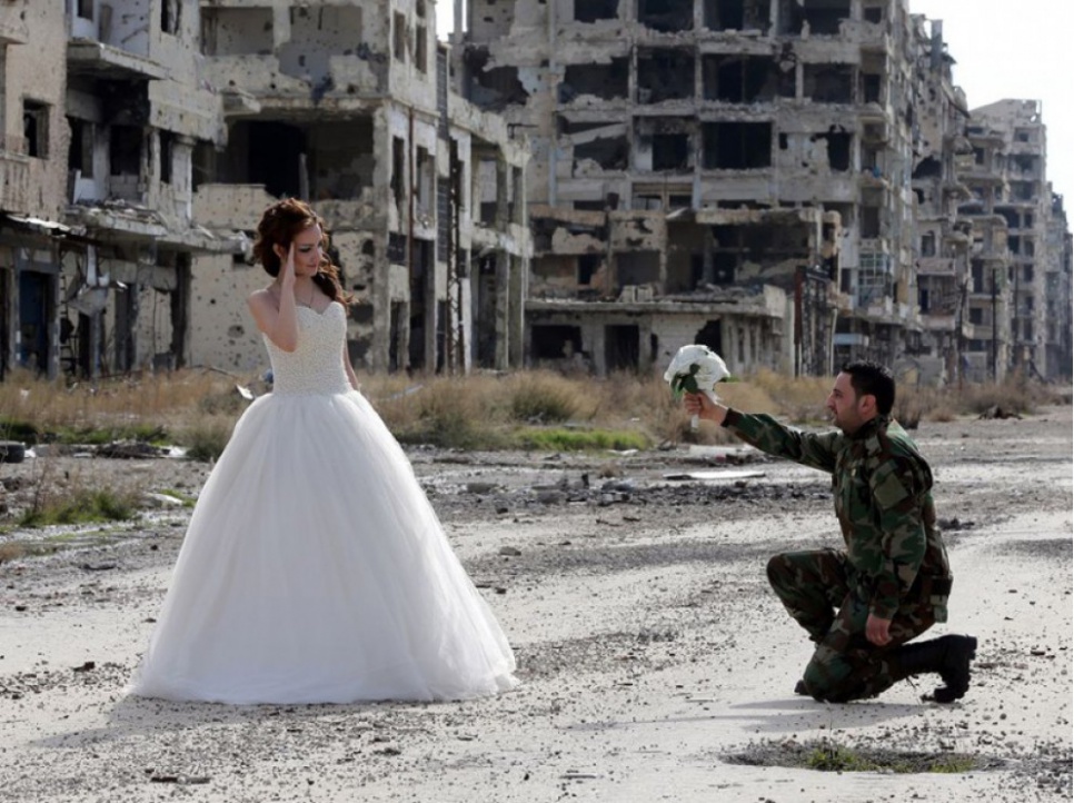 Сирийская свадьба: сегодняшняя фотоссесия на руинах Хомса