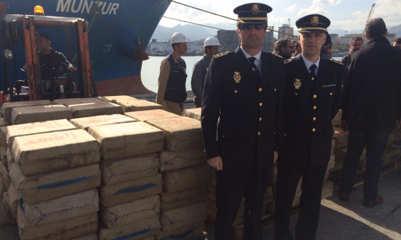 В Средиземном море на судне обнаружено 13 тонн гашиша, арестованы 10 украинцев