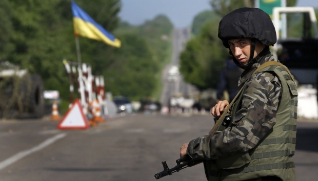 Под Луганском украинский военный расстрелял семейную пару