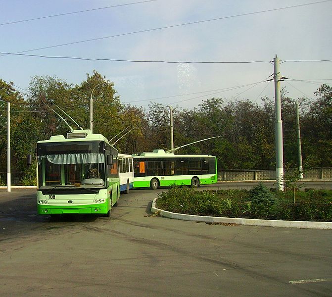 Количество троллейбусов на маршрутах Луганска к концу недели увеличится почти вдвое