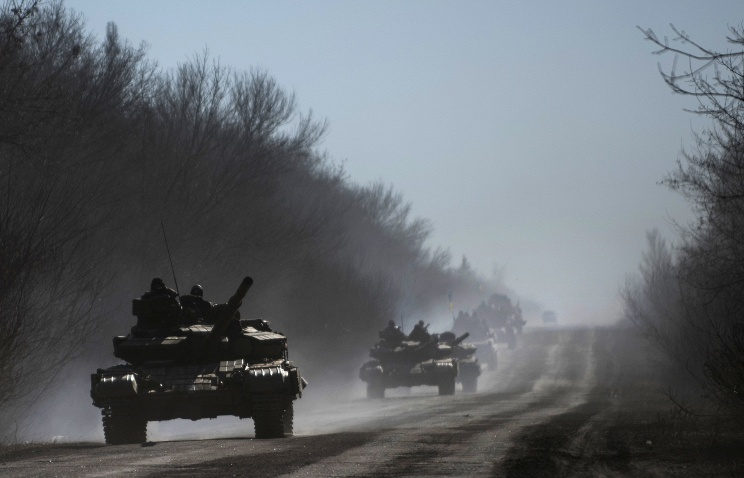 Киев перебросил танки к линии соприкосновения с ополчением