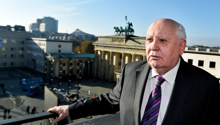 Горбачев выплатит штраф за нравственные страдания Жириновского