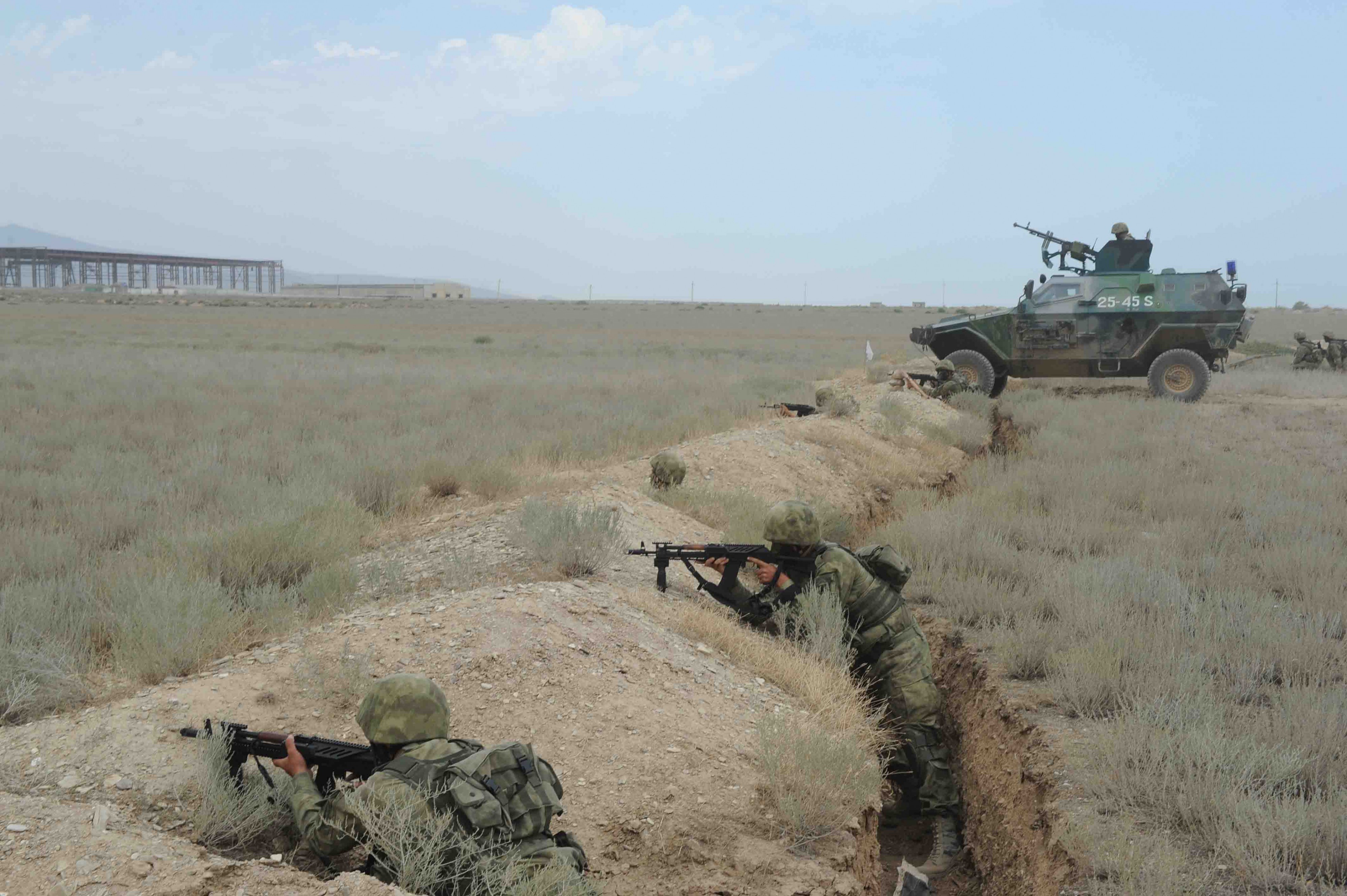 Азербайджан сообщил о возобновлении боев в Нагорном Карабахе