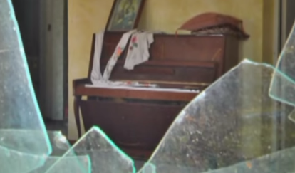 Как живут люди в разбитых поселках Новороссии (видео)