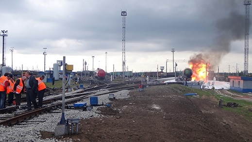 Украинские силовики подорвали железнодорожный перегон