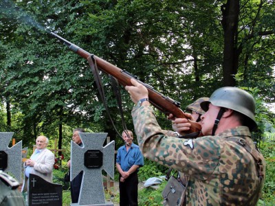 «Херой» Украины похоронен со всеми нацистскими почестям