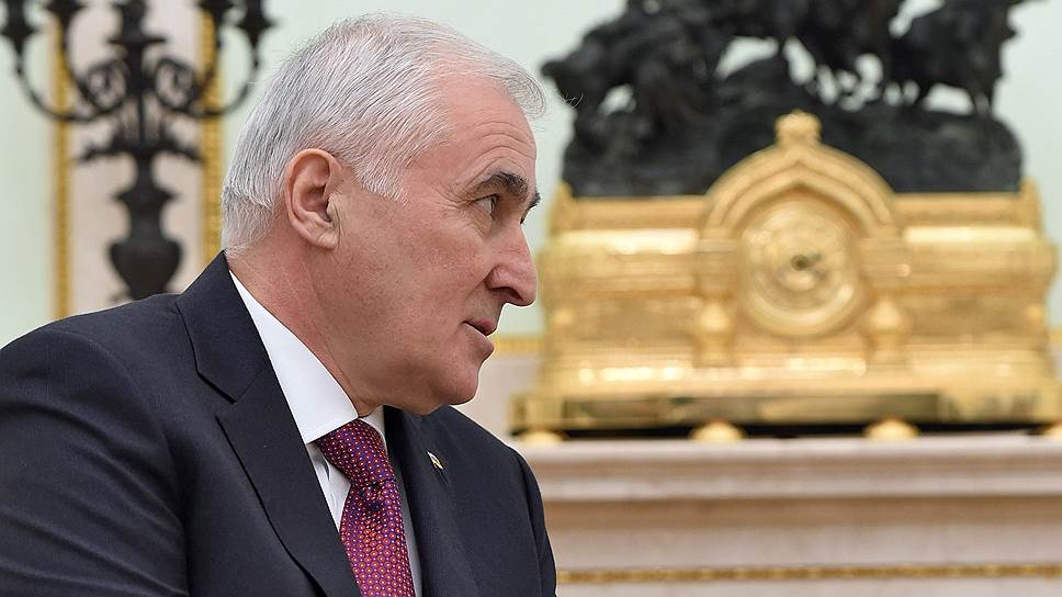 Президент Южной Осетии предлагает провести референдум о присоединении к России