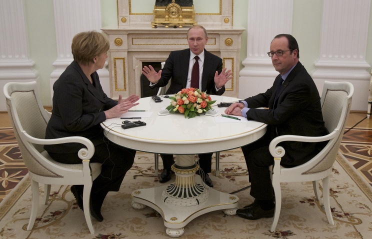 Олланд и Меркель покинули Кремль молча
