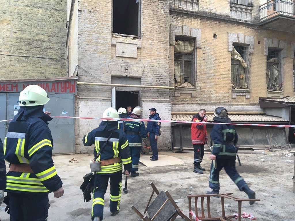 В центре Киева рухнул дом, в котором жили переселенцы с Донбасса