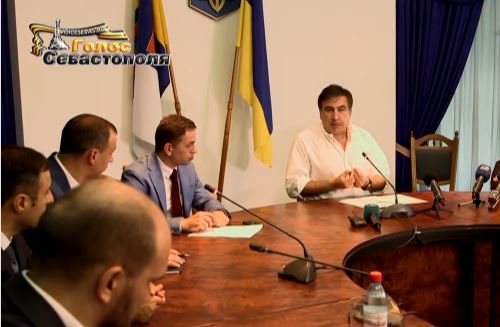 Саакашвили получает зарплату в США