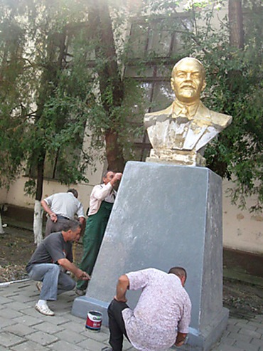 Памятник Ленину это не просто кусок гранита или камня