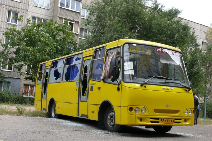 автобус в Алчевске после обстрела