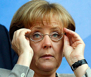 Меркель: соглашение ЕС-Киев вступит в силу только после переговоров с РФ