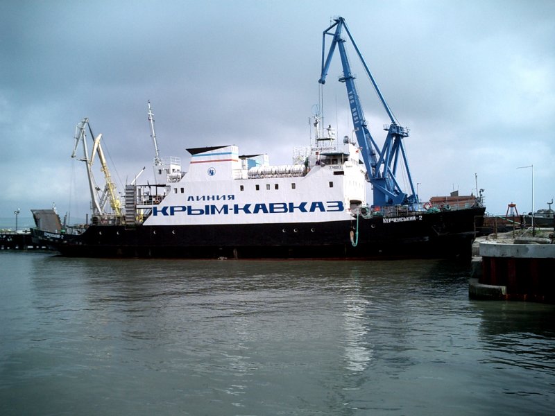 По данным диспетчерской службы ООО «Морская дирекция» Керченская паромная переправа осуществляла работу в штатном режиме. 