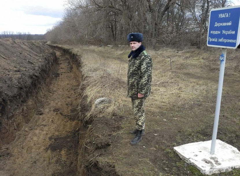 Граница между Луганской Народной Республикой и Россией открыта почти полностью