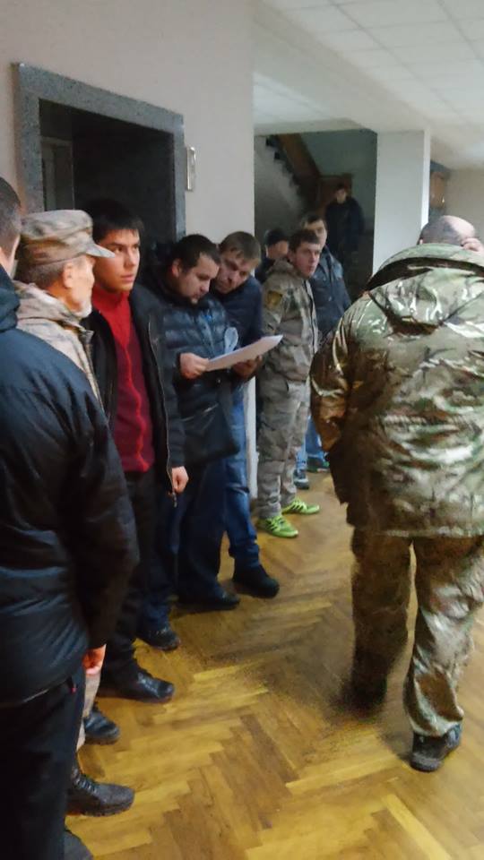 Семенченко с бойцами ворвался в здание мэрии Кривого Рога