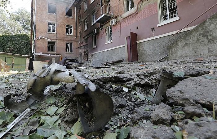 При обстреле населенных пунктов в ЛНР погибло 20 мирных жителей