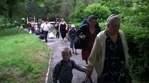 Астахов: 56 беженцев из Славянска перебрались пешком в Ростовскую область