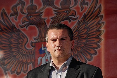 Аксенов пообещал помочь "забить гвоздь в крышку гроба нацизма"