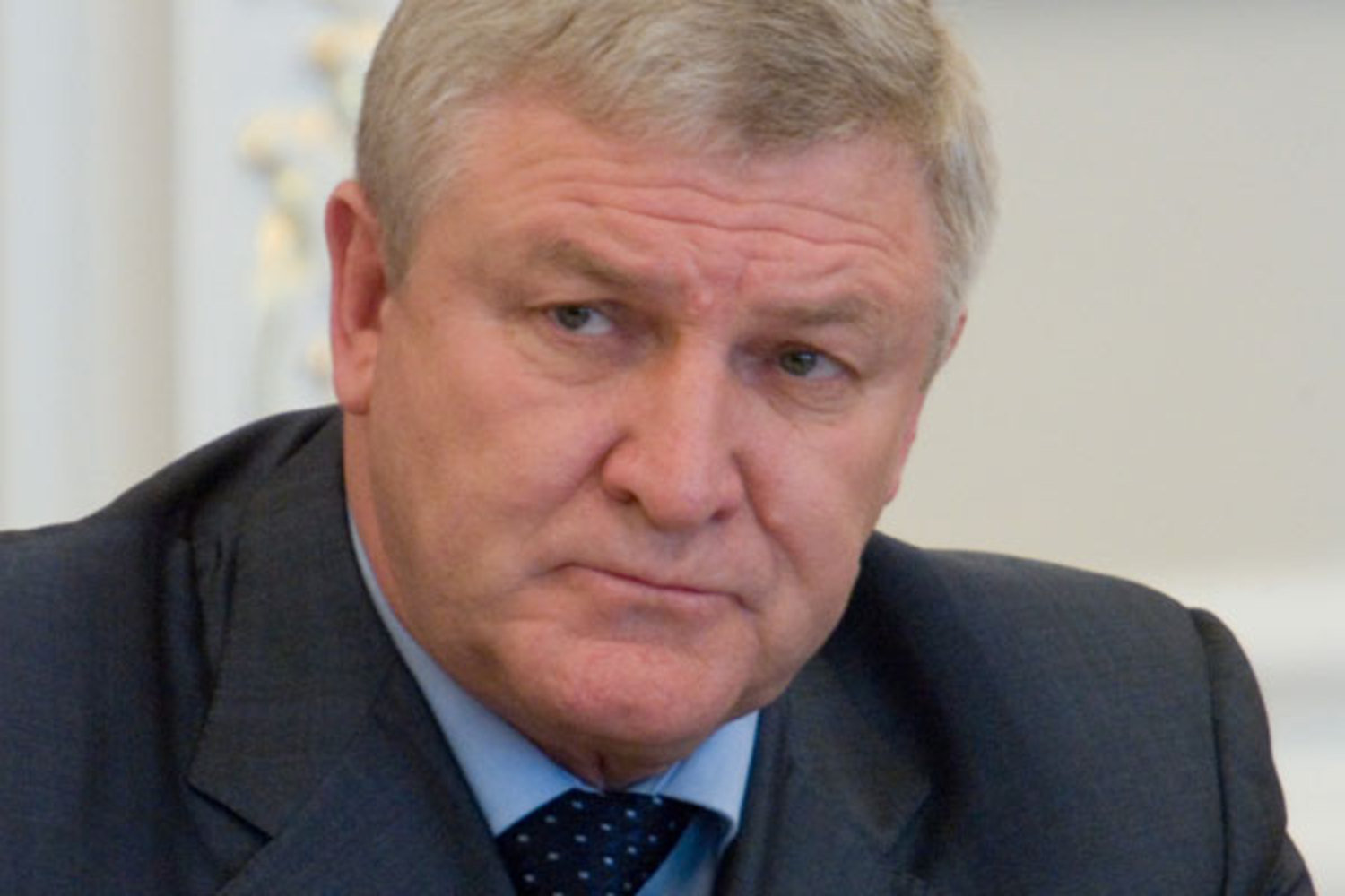 Экс-министр обороны Украины Ежель объявлен в розыск