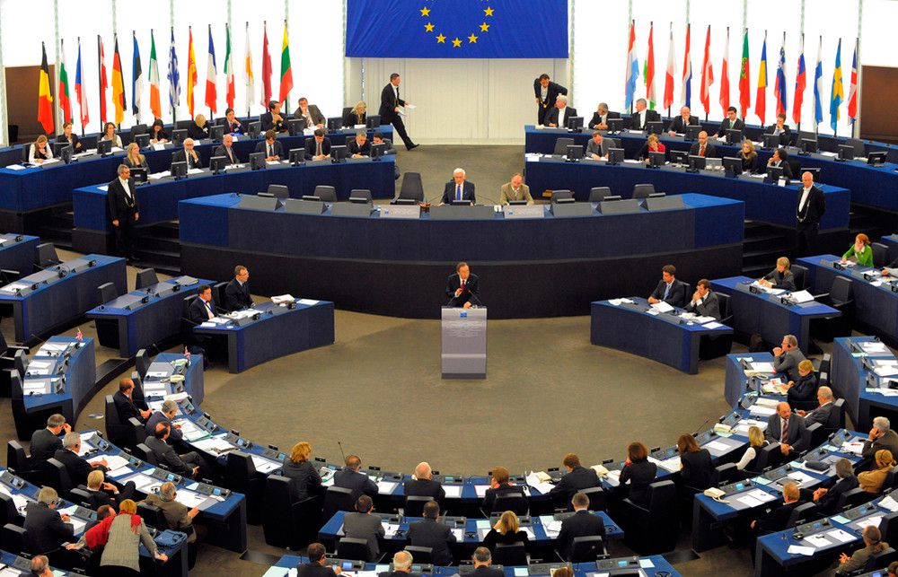 Европарламент призвал не считать Россию стратегическим партнером