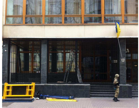 В ответ на «выговор» от Порошенко непокорный олигарх Коломойский захватывает новые объекты в центре Киева (фото, видео)