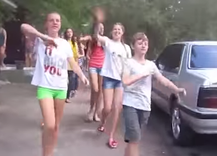 Украинские дети – жертвы фашистской пропаганды (видео)