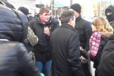 Новости Украины: толпой на одного и «зиги» в Киеве
