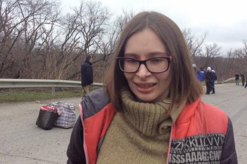 Освобожденная "заложница" хочет сказать пару слов, но  украинские "СМИ" не дают