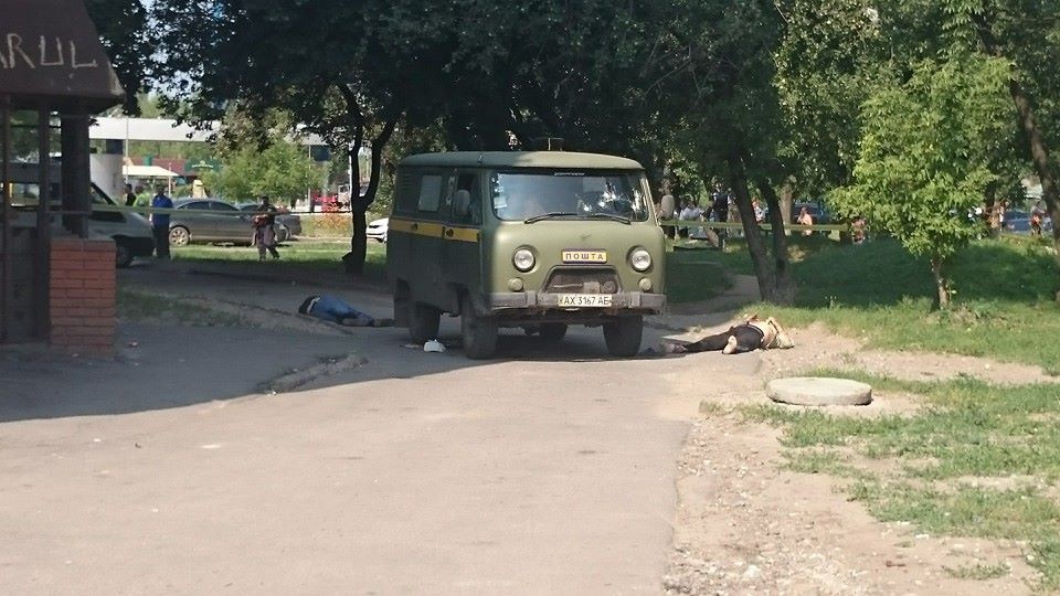 Кровавая стрельба в Харькове: у убийцы был автомат, он успел увезти мешки с ценными вещами (фото)