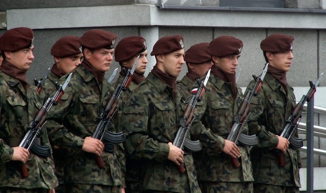 Польские политики не прочь ввести войска для войны на Донбассе