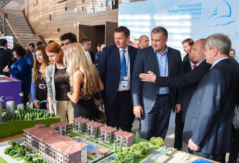  Одним из первых результатов инвестиционного форума в Ялте станет строительство «Морского квартала» в Алуште. 