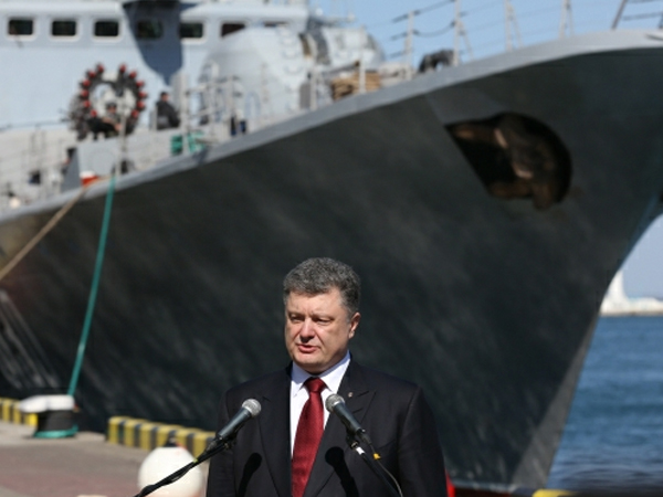  президент Петр Порошенко посетил флагман ВМС Украины