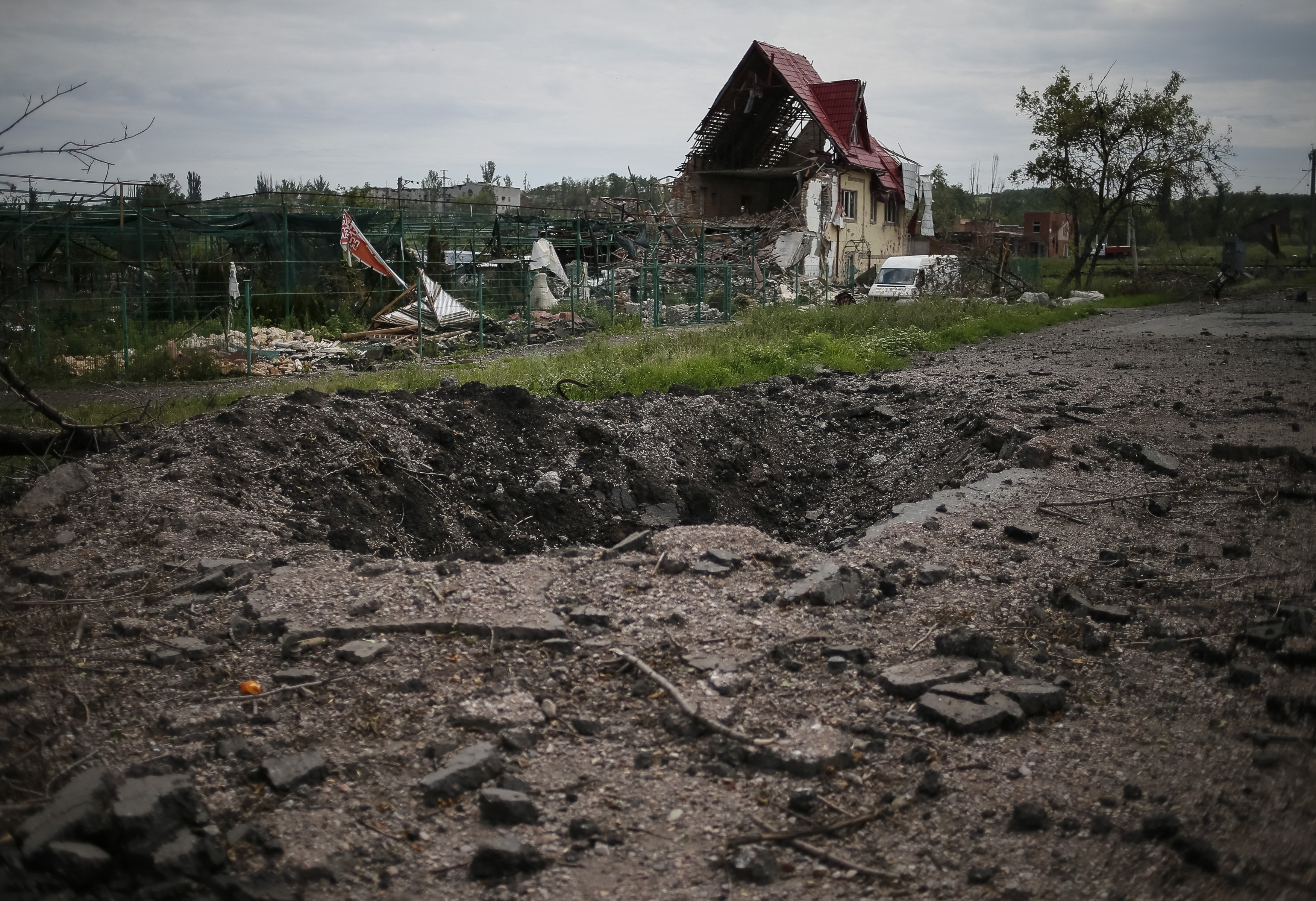 Покрывавшим землю. Земля после войны. Земля после бомбы.