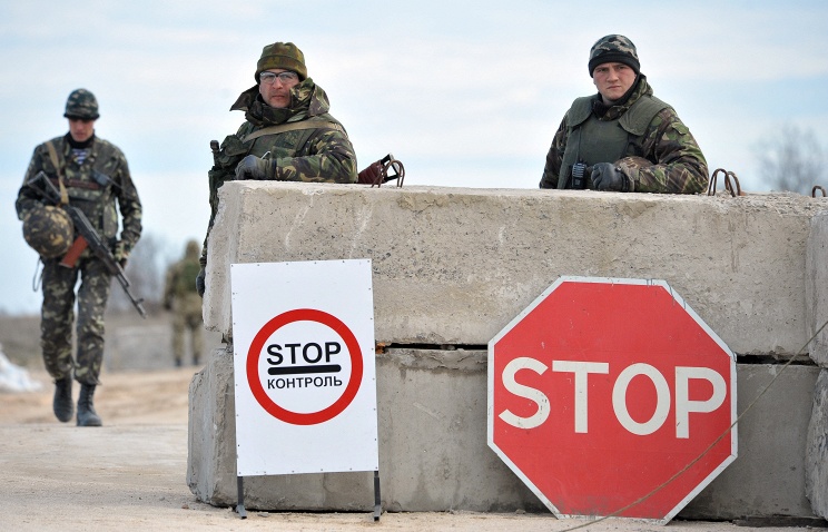 Украинские каратели укрепляют блок-посты на границе с Крымом