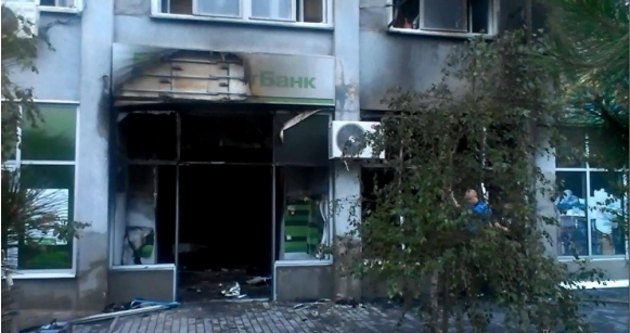 В Одессе взорвали два отделения Приватбанка (фото)