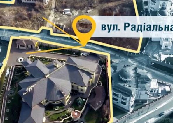 Американские журналисты обвинили Порошенко в злоупотреблении властью